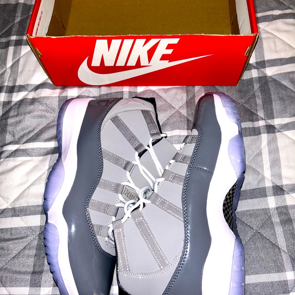 Cool grey Jordan 11s size 8.5